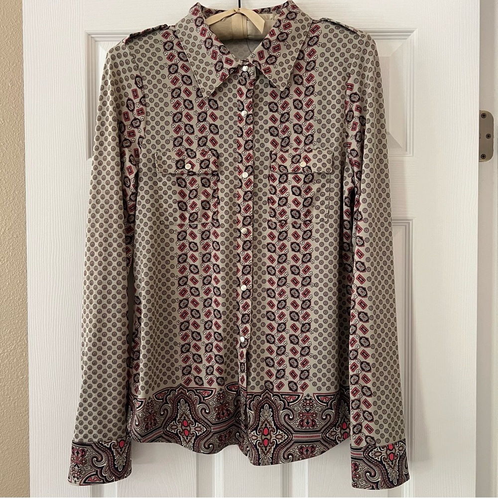 NEW BCBG Maxazria Snap Front Blouse with Front Pockets  - Size L